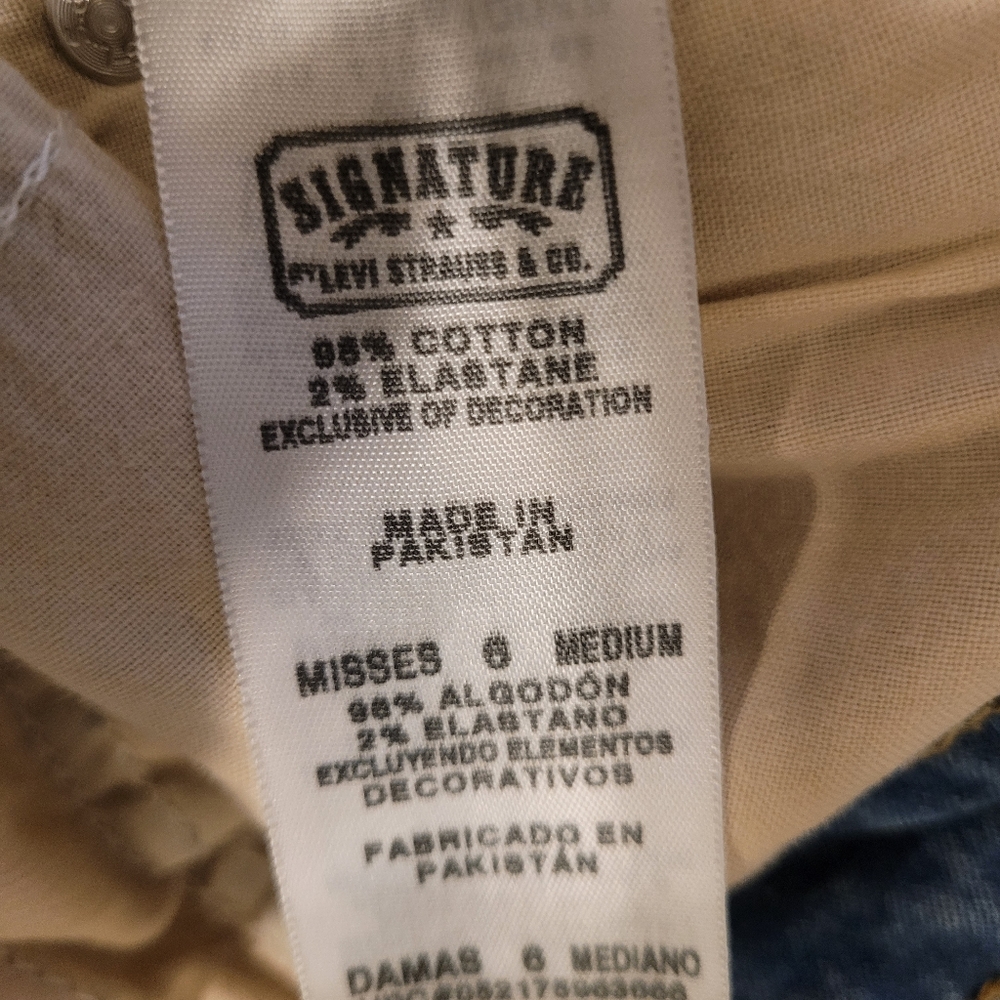 Levi Strauss Signature Jeans Sz 6 Blue Stretch Blend Denim Mid Rise Boot Cut EUC - Picture 8 of 9
